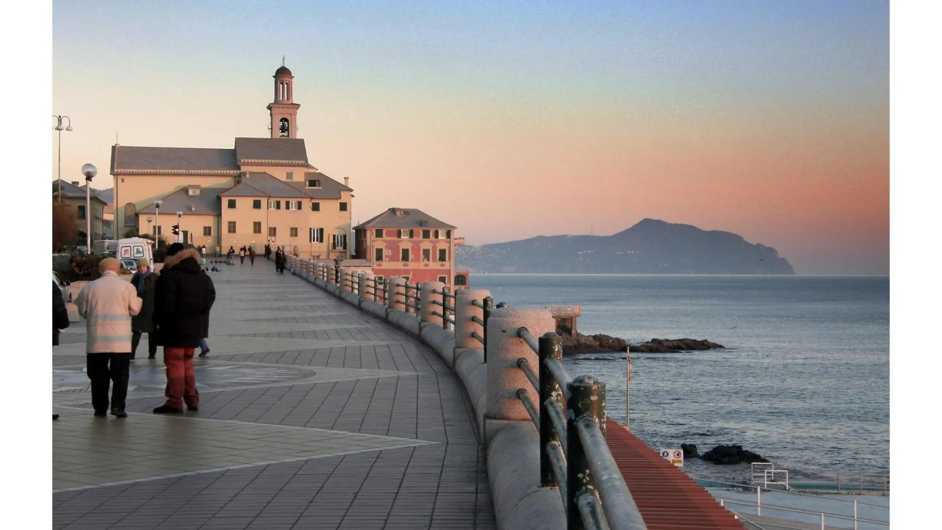 Piazza Colombo House Historic Center - Happy Rentals Genoa 0*,  Italy