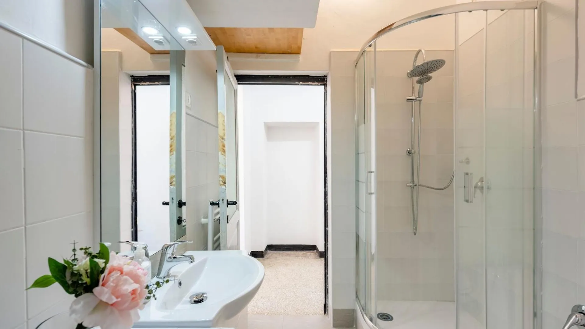 Piazza Colombo House Historic Center - Happy Rentals Genoa 0*,  Italy