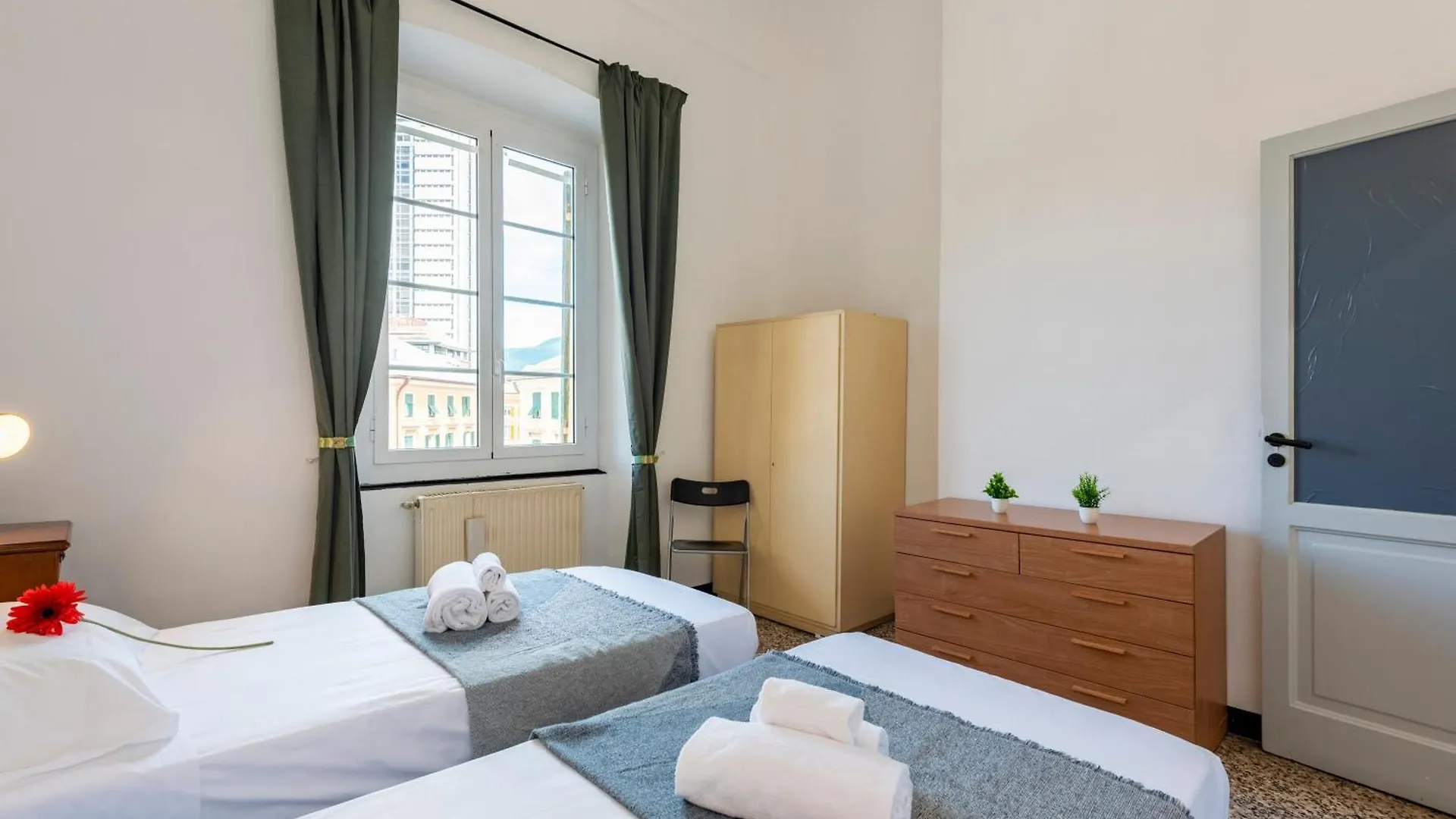 Piazza Colombo House Historic Center - Happy Rentals Genoa